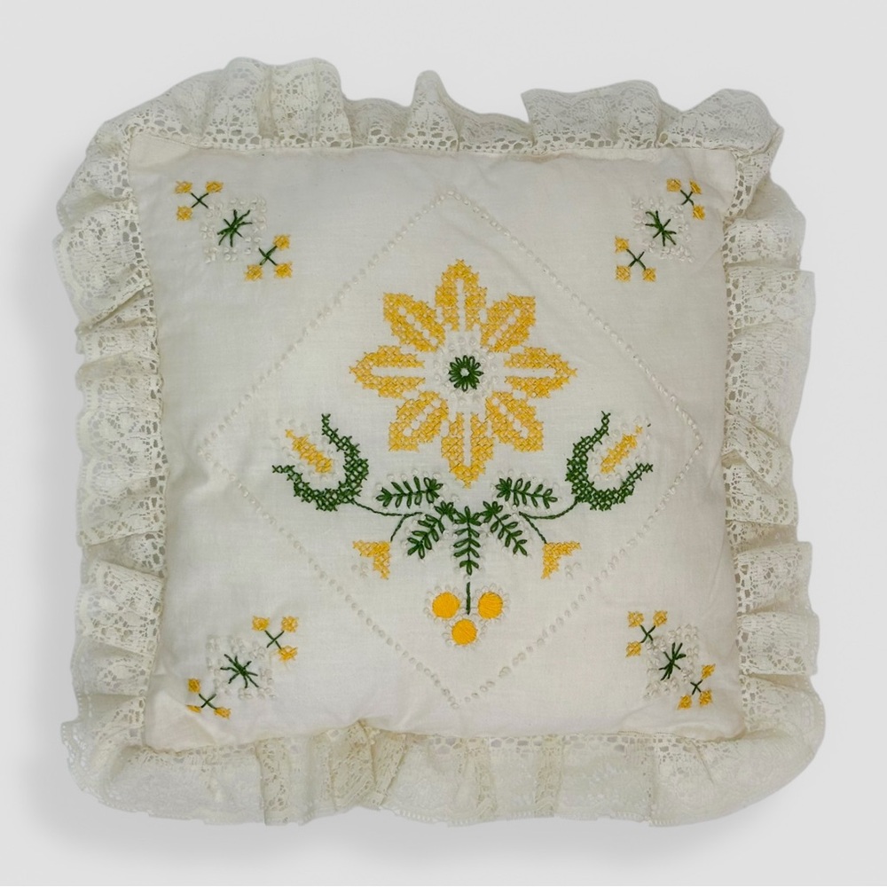 VTG Cross Stitch Candlewick Embroidered Floral Lace Edge Pillow 11.5" x 11.5"